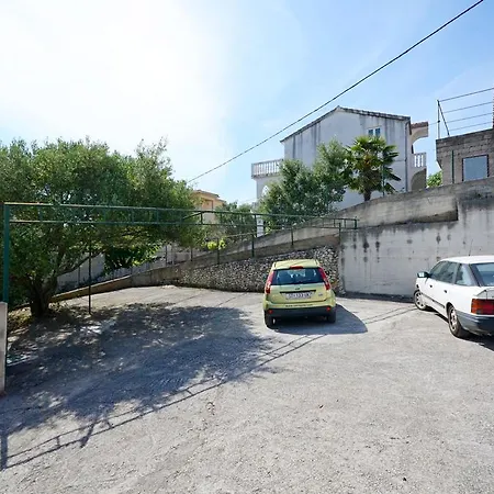 Apartment Slobodan Okrug Gornji