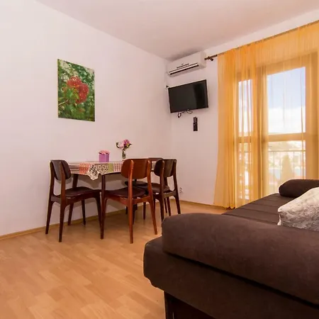Apartment Slobodan Okrug Gornji