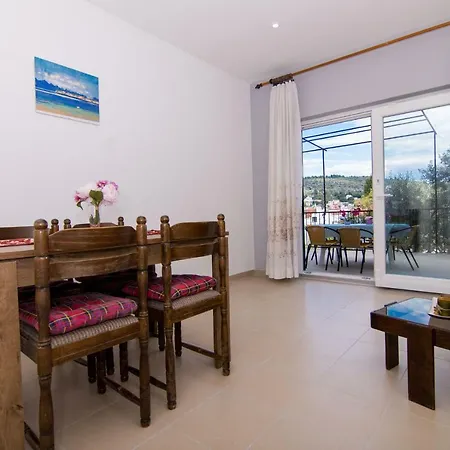 Apartment Slobodan Okrug Gornji