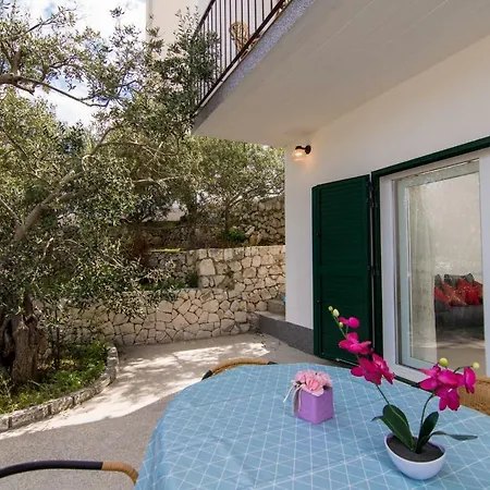 Apartment Slobodan Okrug Gornji